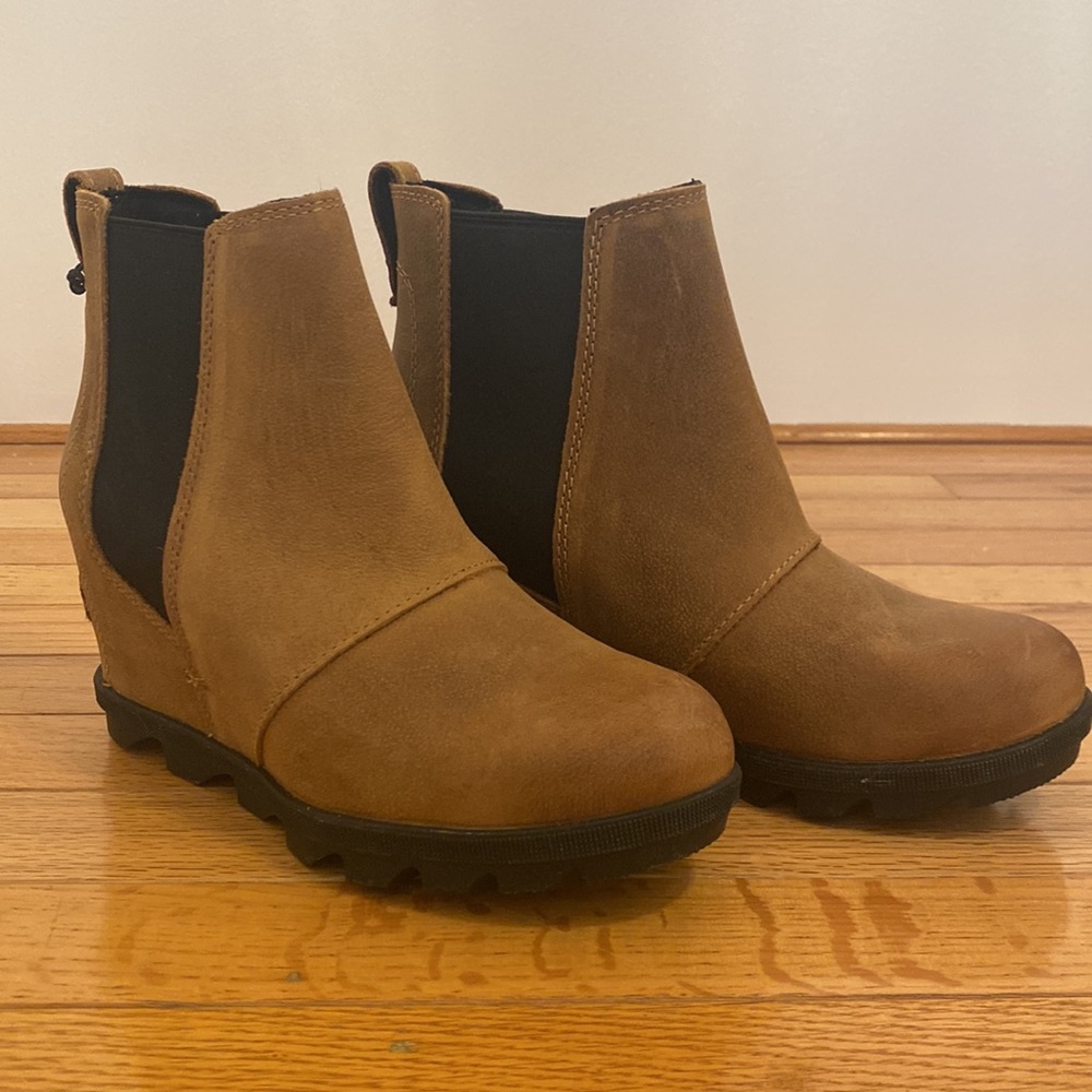 NWT Sorel boots